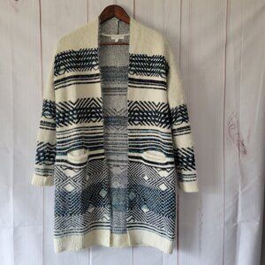 Maurices Fuzzy Open Front Cardigan Sweater, Women’s S, White/Blue Aztec Design